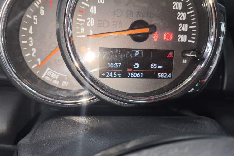 Used MINI 2020 2.0T COOPER S Classic Edition Odometer Close Up