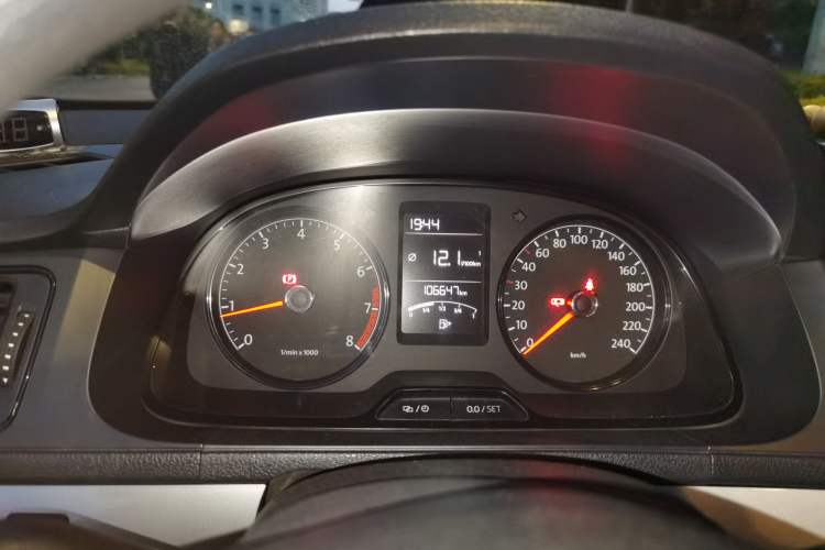 Used Volkswagen Lavida 2013 Revised Classic 1.6L Manual Fashion Edition Instrument Cluster