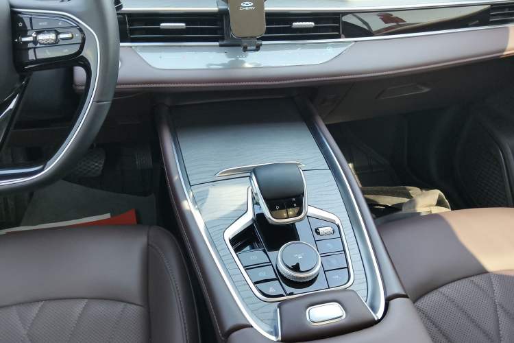 Used Chery Tiggo 8 PRO 2022 290T Two-Wheel Drive Haohan Edition 5 Seats Gear Lever