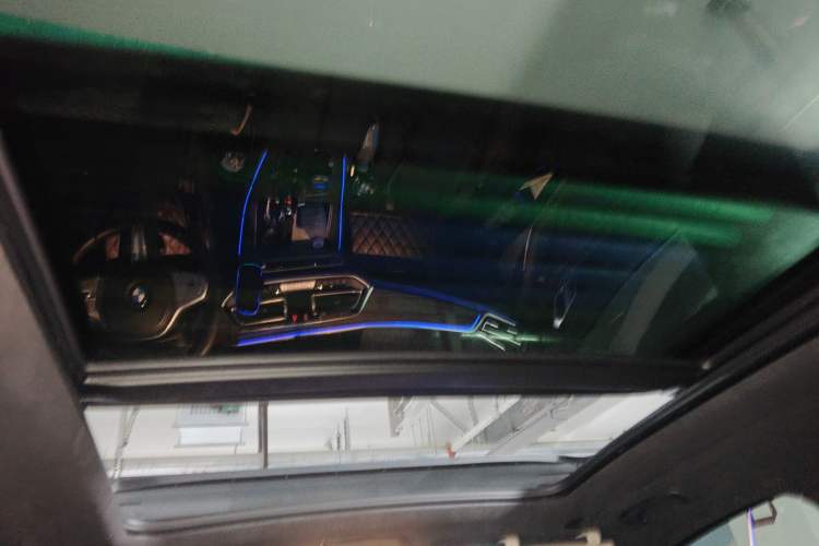 Used BMW X5 2022 xDrive 40Li M Sport Package Headliner