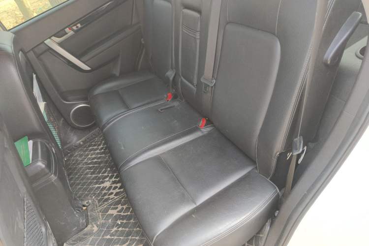 Used Chevrolet Captiva 2012 2.4L 4x4 Flagship Edition 7 Seats