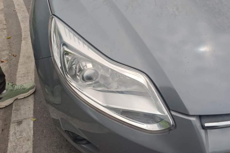 Used Ford Focus 2012 Hatchback 1.6L Automatic Comfort Model Right Front Headlight