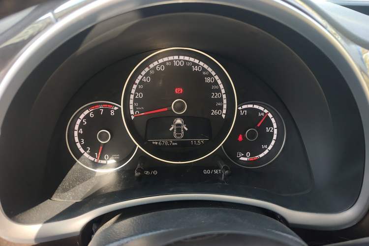 Used Volkswagen Beetle 2014 1.2TSI Fashion Edition Instrument Cluster