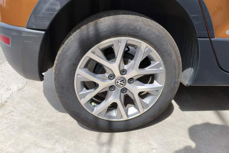 Used Volkswagen Polo 2014 1.6L Cross Polo Automatic Exterior 5