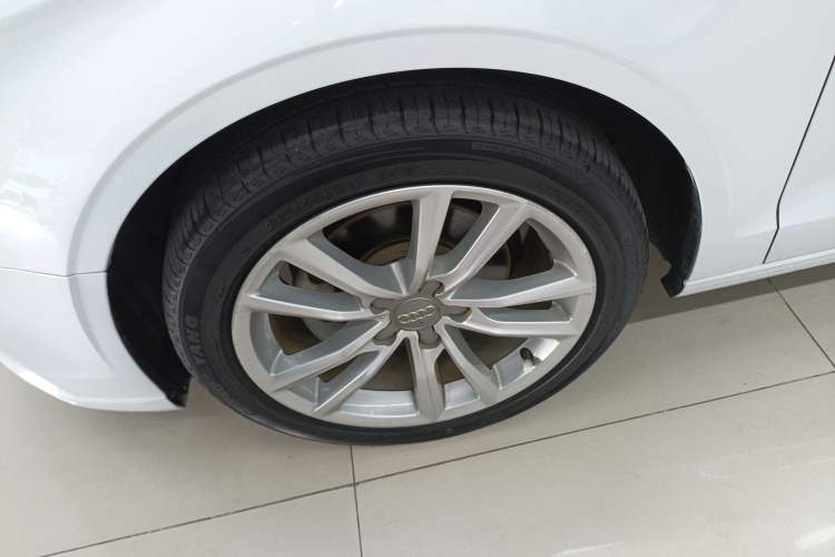 Used Audi A3 2018 30th Anniversary Edition Limousine 35 TFSI Ambition Model Left Front Wheel Hub