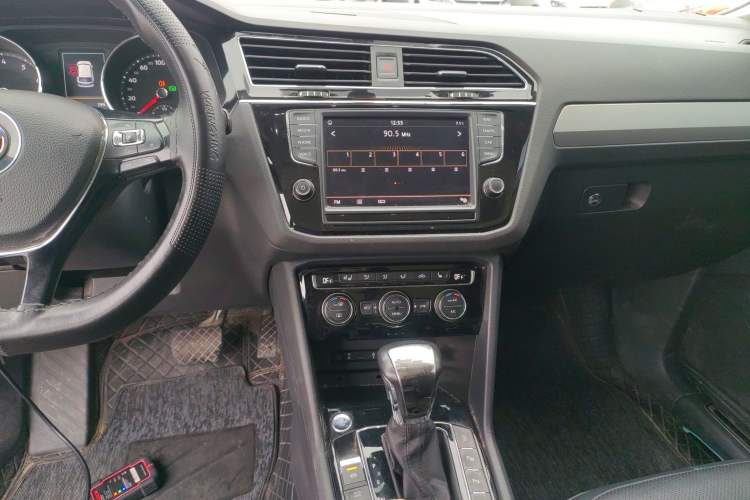 Used Volkswagen Tiguan L 2018 330TSI Automatic Two-Wheel Drive Flagship Edition