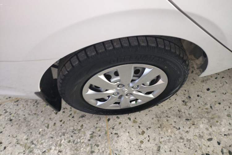 Used Hyundai Verna (older generation) 2020 1.4L Manual GL Refreshed Edition Right Rear Wheel Hub