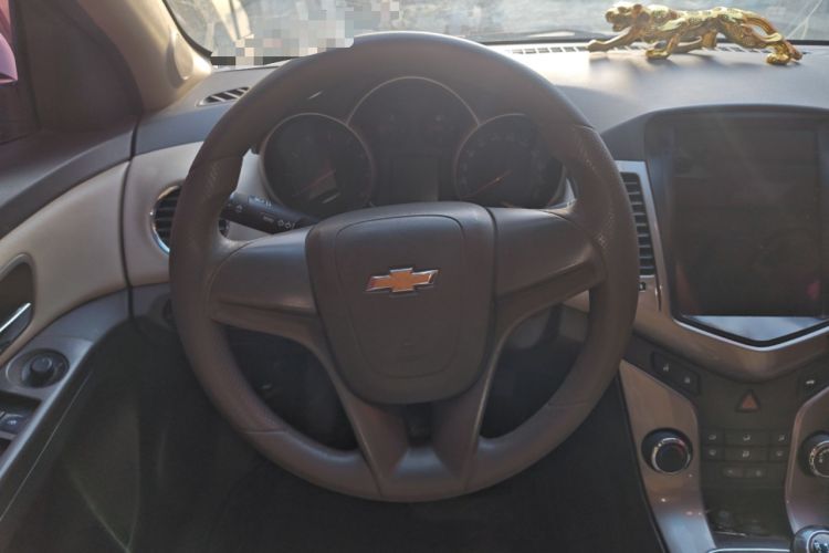 Used Chevrolet Cruze 2015 1.5L Classic SE MT Steering Wheel