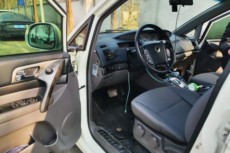 Used SsangYong Rodius 2014 2.0T Diesel Two-Wheel Drive Elite Navigation Edition