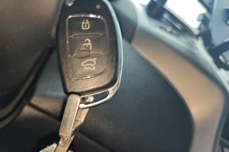 Used Hyundai Elantra (5th Generation / Langdong) 2016 1.6L Automatic Smart Version Vehicle Key