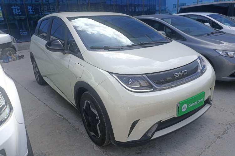 Used BYD Dolphin 2025 420km Active Version Front Right 45 Deg