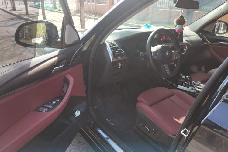 Used BMW X3 2023 Restyled xDrive30i Leading Edition M Night Sky Package Driver Seat