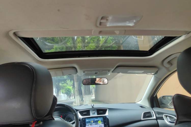 Used Nissan Sylphy 2019 1.6XV CVT Smart Connect Luxury Edition China V Standard Headliner