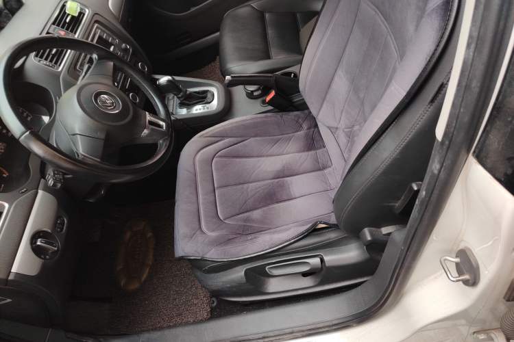 Used Volkswagen Sagitar 2014 1.6L Automatic Comfort Model Left Front Seat