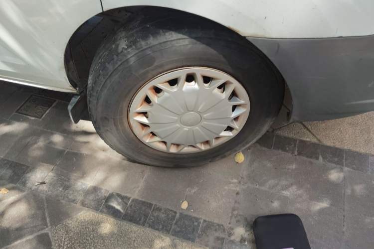 Used Ford Transit 2017 2.0T Diesel Multi-Function Commercial Vehicle Mid-Drive Mid-Roof China V Standard