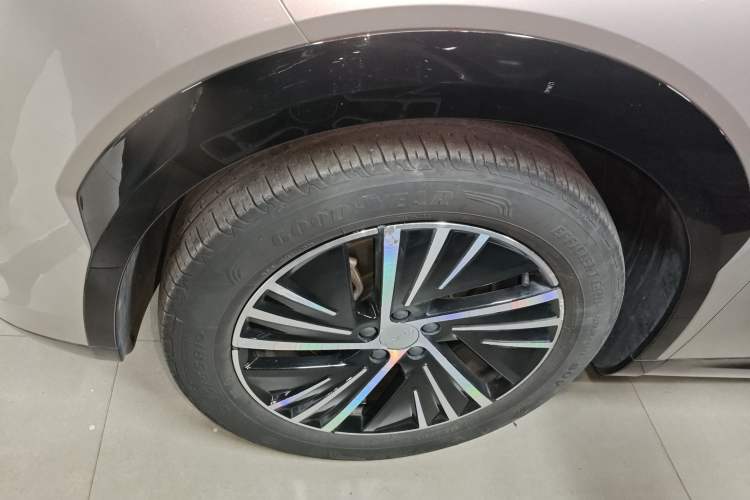 Used Lynk & Co 08 EM-P 2023 120km Long-Range Halo
