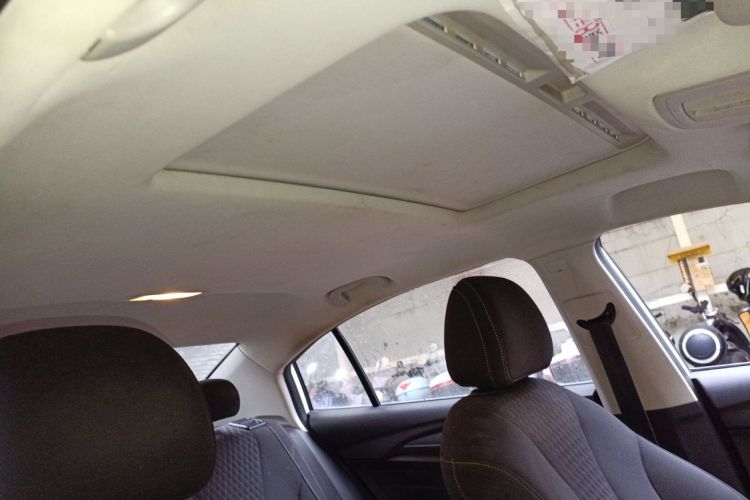 Used Roewe i5 2020 1.5L Automatic 4G Connected Linghao Edition