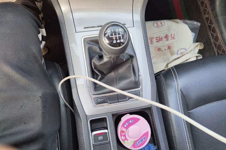 Used Roewe RX5 2018 20T Two-Wheel Drive Manual Flagship Edition
