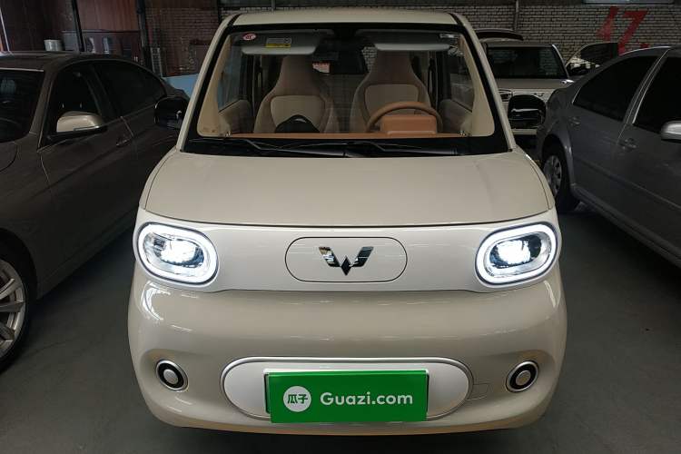 Used Wuling Hongguang MINIEV 2024 3rd Generation 215km Advanced Version Front