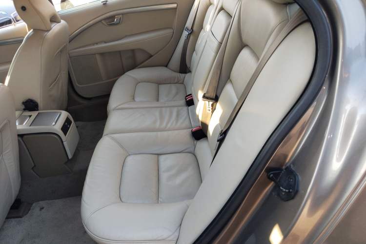 Used Volvo S80L 2011 2.0T ZhiShang Version
