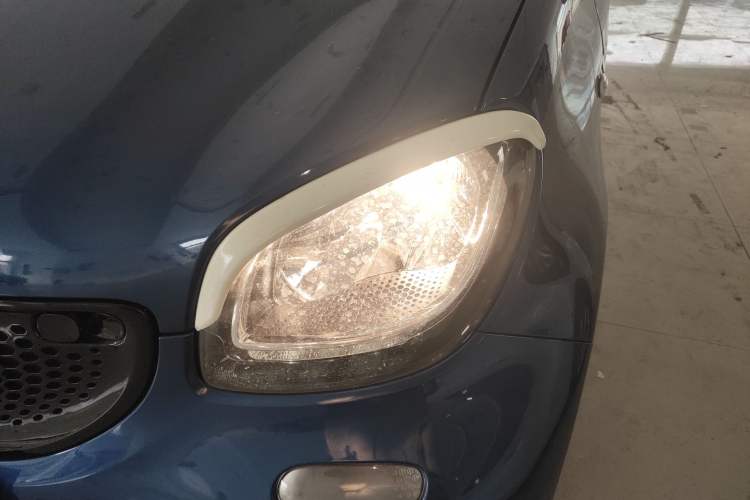 Used smart forfour 2016 1.0L 52 kW Passion Edition
