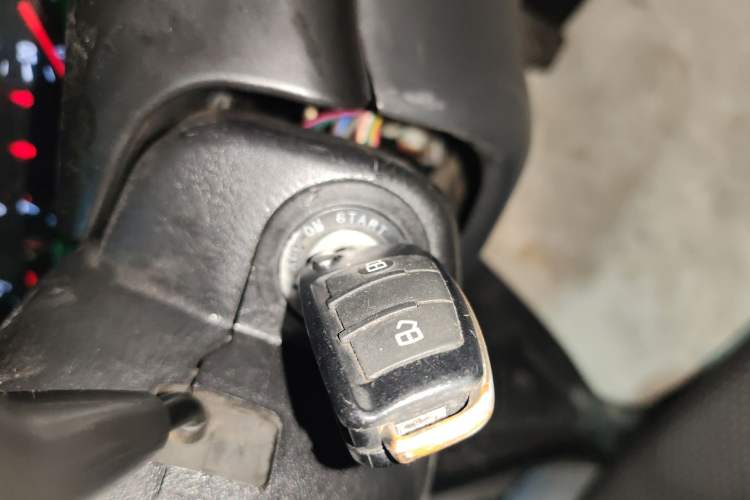 Used JAC Group Refine 2011 2.0L Shuttle Gasoline Comfort Edition HFC4GA3 Vehicle Key