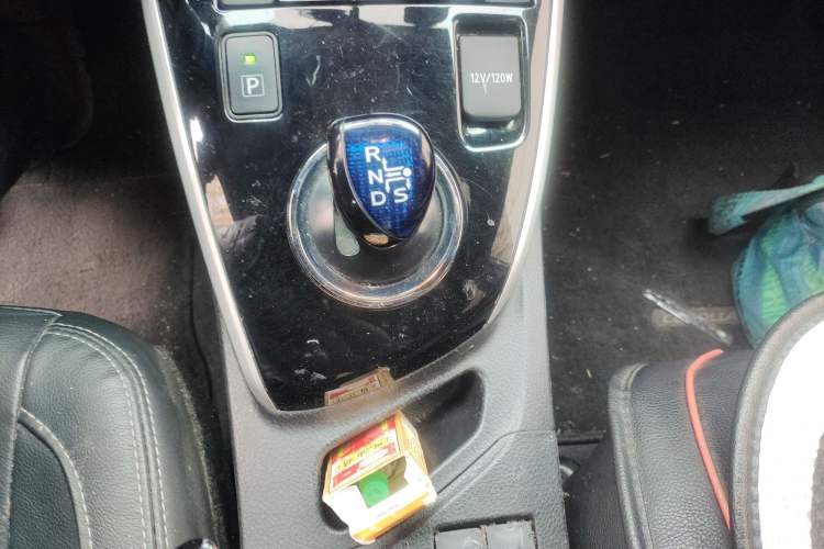 Used Toyota Corolla 2017 Revised Dual-Engine 1.8L E-CVT Leading Edition Gear Lever