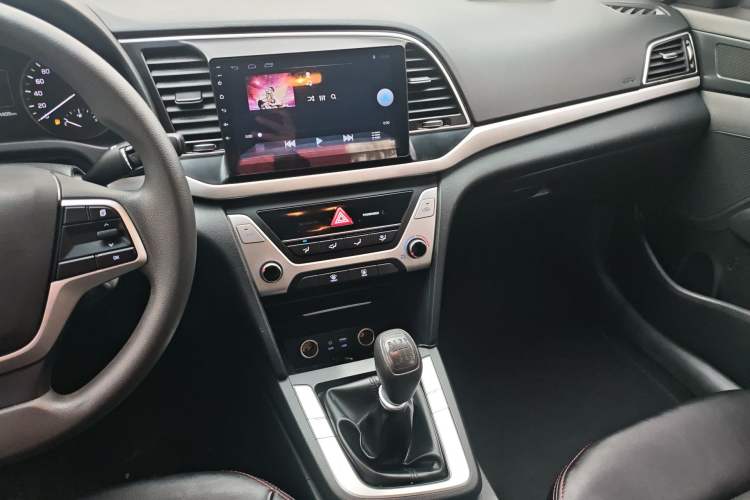 Used Hyundai Elantra (6th Generation / Lingdong) 2016 1.6L Manual ZhiXuan · Dynamic Model Audio And AC Panel