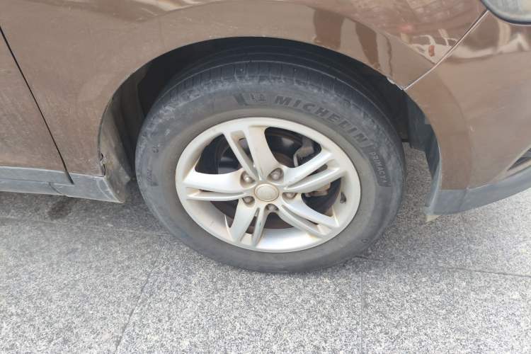 Used FAW Junpai D60 2015 1.5L Manual Standard Edition Right Front Wheel Hub