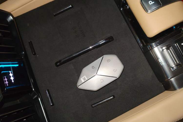 Used Formula Leopard 8 2025 Smart & Brave Flagship Edition 7 Seats Interior 1