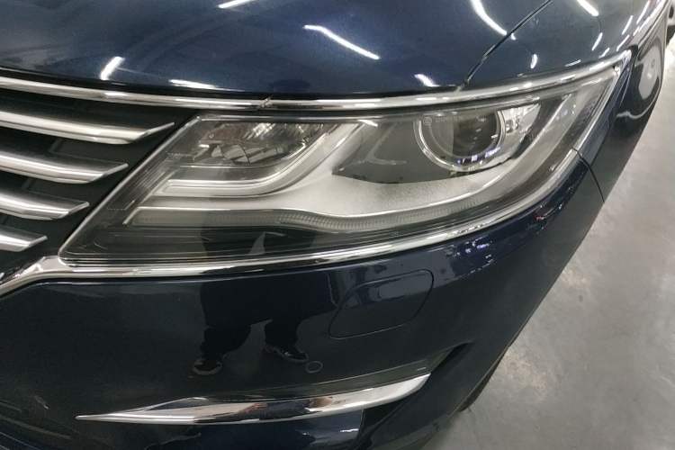 Used Lincoln MKC 2017 2.0T Two-Wheel-Drive Luxury Edition
