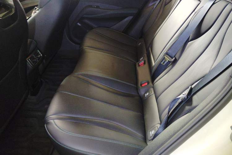 Used BYD Seal 06 New Energy 2025 DM-i Smart Drive 120KM Deluxe Model Left Rear Seat