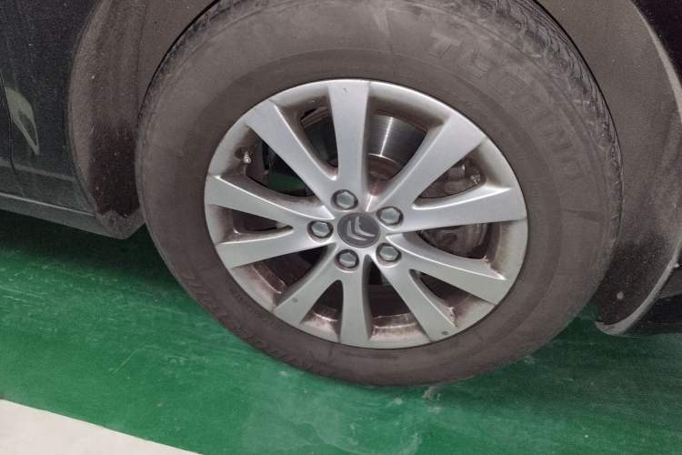 Used Citroen C5 2013 2.0L Automatic Luxury Model Right Front Wheel Hub