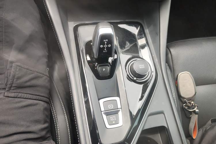 Used Lynk & Co 03 2022 1.5TD DCT JingPro Gear Lever