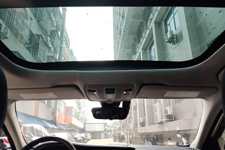 Used Infiniti QX30 2017 2.0T Four-Wheel Drive Fashion Edition Headliner