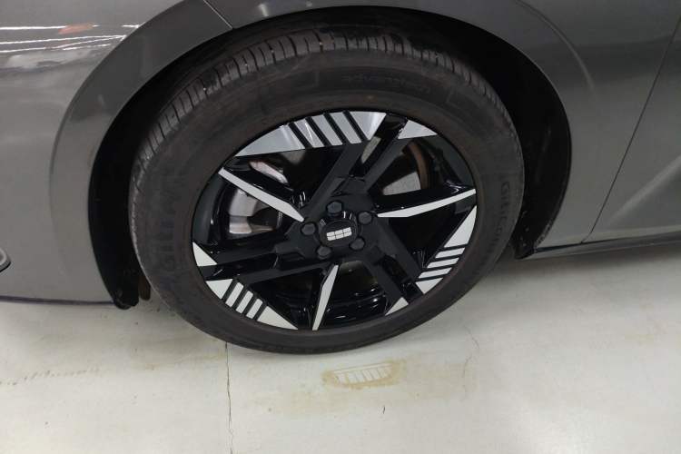 Used Geely Galaxy E8 2024 550 km Range Rear-Drive Dragon Edition