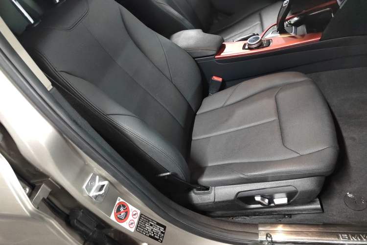 Used BMW 3 Series 2017 320Li Fashion Model
