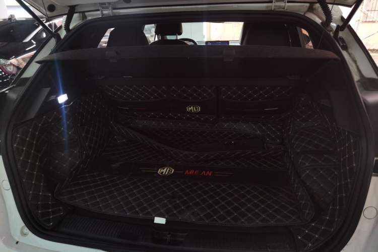 Used MG 4 EV 2022 425 km Luxury Edition Trunk