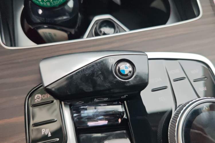 Used BMW X7 2023 xDrive40i Luxury Package with Leading Features Vehicle Key