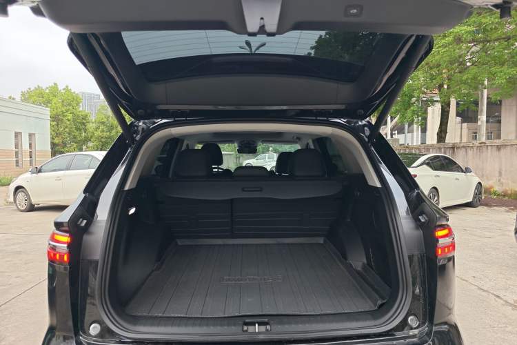 Used Geely Auto Monjaro L 2023 2.0TD High-Power Automatic Two-Wheel Drive Flagship Version Trunk