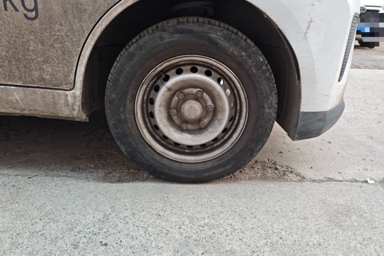 Used Wuling Yangguang 2024 300km Range Practical Window-Sealed Version 60kW
