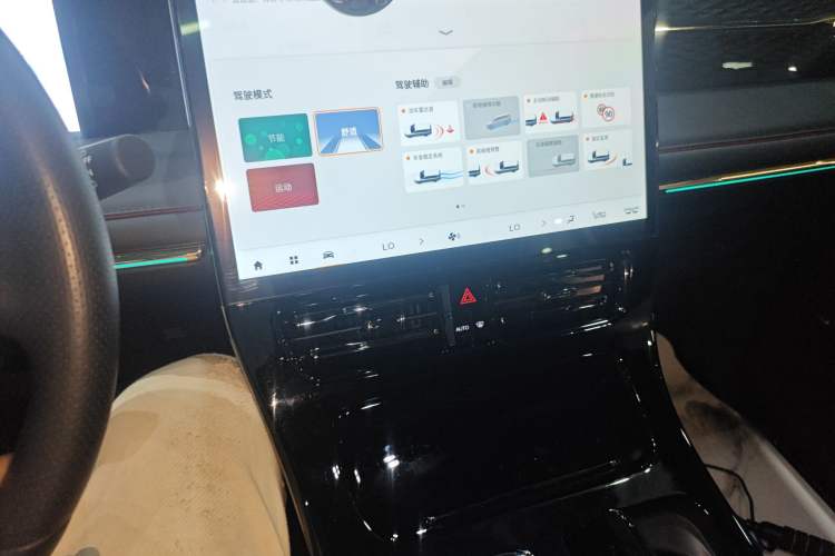 Used GAC Trumpchi M8 2023 Zongshi Series 400T Flagship Edition Audio And AC Panel