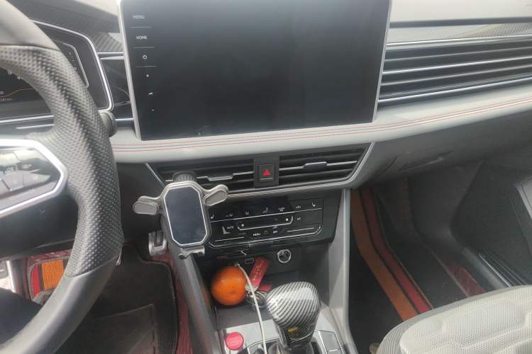 Used Volkswagen Tiguan X 2022 330TSI Two-Wheel-Drive Flagship Edition Audio And AC Panel