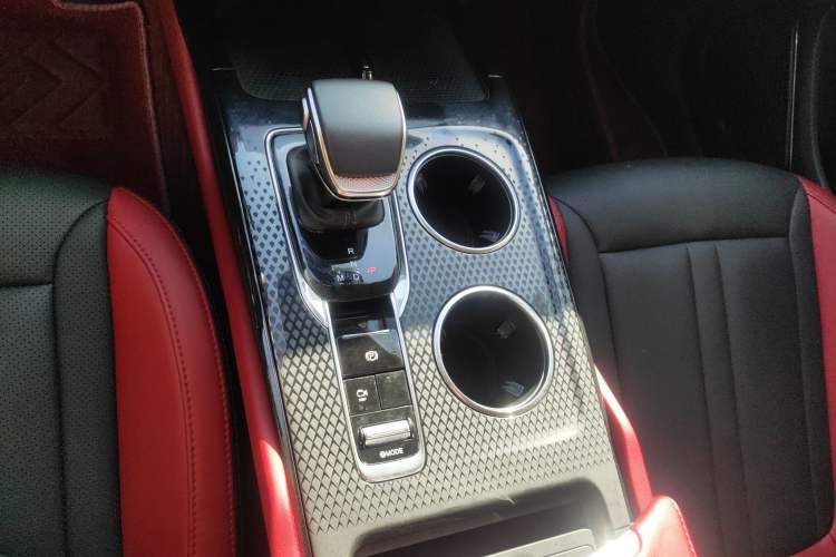 Used Hongqi HS3 2023 1.5T Two-Wheel Drive Shanwei Edition