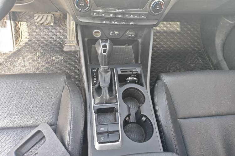 Used Hyundai Tucson 2015 1.6T Dual-Clutch Two-Wheel-Drive Smart Model Gear Lever
