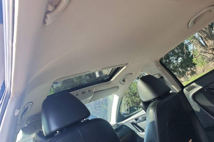 Used Volkswagen Magotan 2011 1.8TSI DSG Luxury Model Headliner