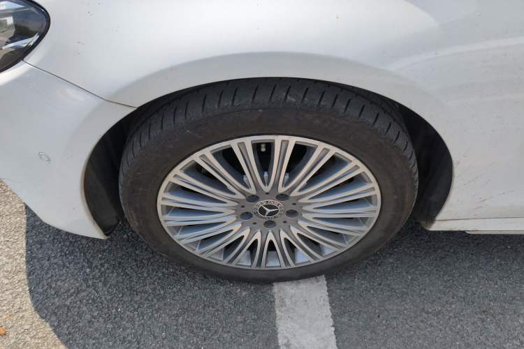 Used Mercedes-Benz E-Class 2018 Facelift E 200 L Sport Edition Left Front Wheel Hub