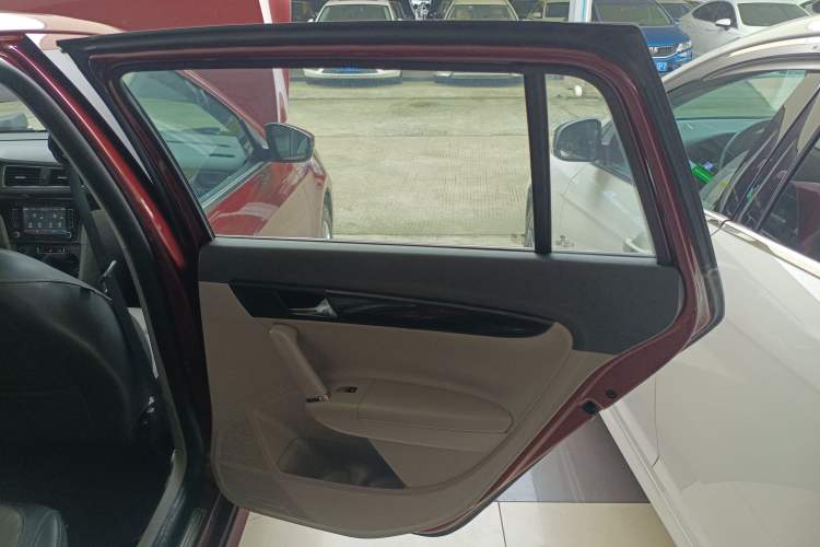 Used Volkswagen Gran Lavida 2014 1.6L Automatic Sport Edition