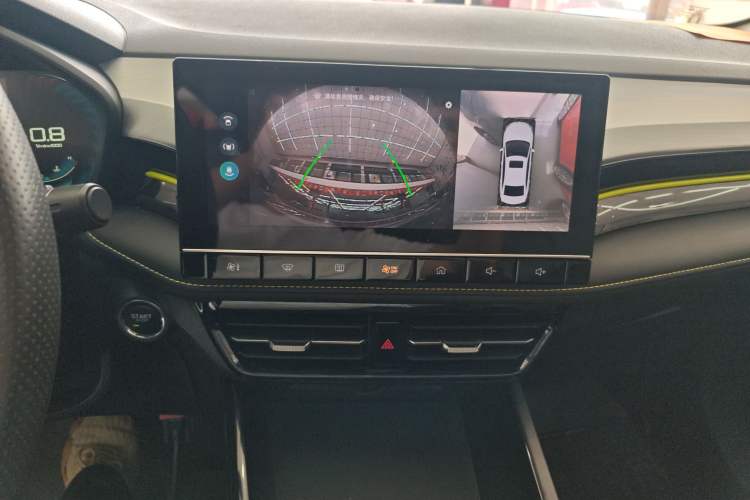 Used Roewe i5 2021 Revised Version 1.5L CVT Diamond Edition Audio And AC Panel