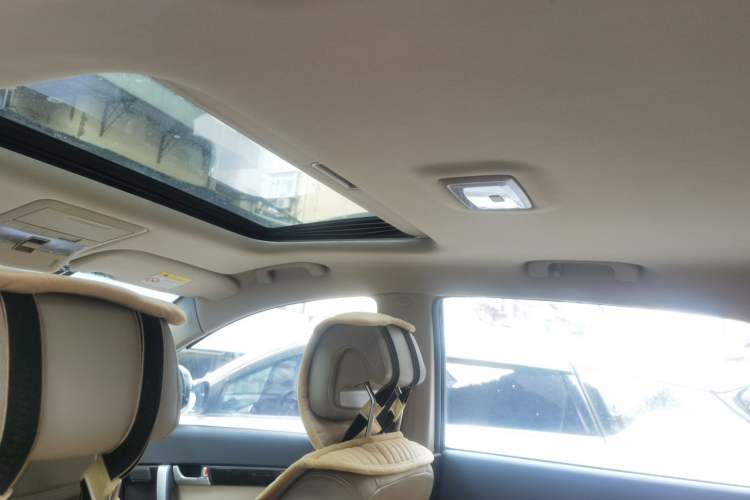 Used Chevrolet Captiva 2015 2.4L 4x4 Flagship Edition 7-Seater